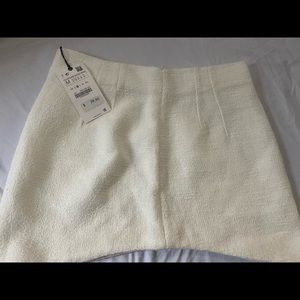 Zara mini off white skirt.